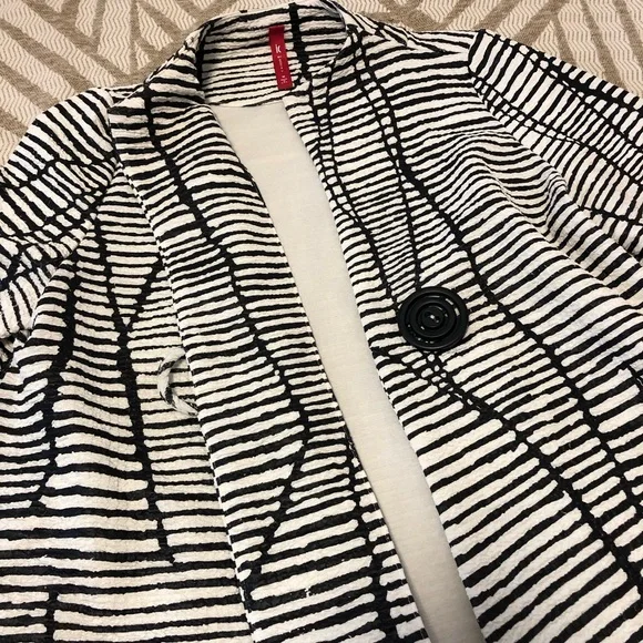 IC by Connie K Black and White Stripped & Textured Blazer - Picture 7 of 16